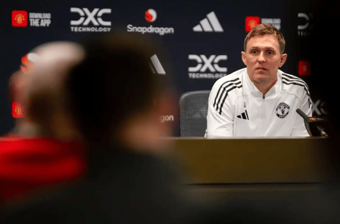 曼联vs伯恩利前瞻，半残教练组带半残阵容，盲人骑瞎马，夜半临深池！