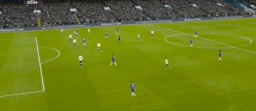 古斯托传射，切尔西2-0埃弗顿豪取31场不败，送莫耶斯2大耻辱纪录