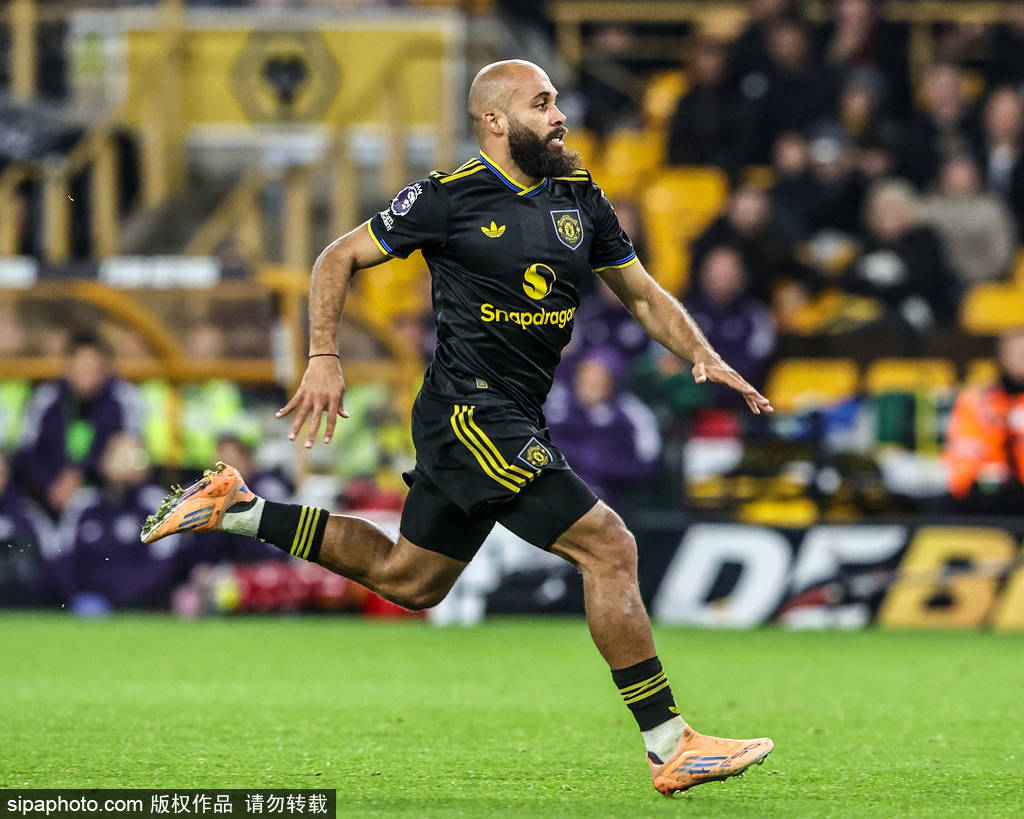 英超-B费双响姆贝莫破门芒特建功 曼联4-1狼队升至第六